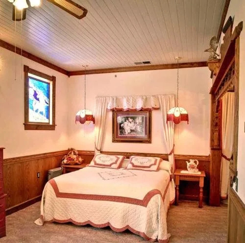 Mariposa Hotel Inn