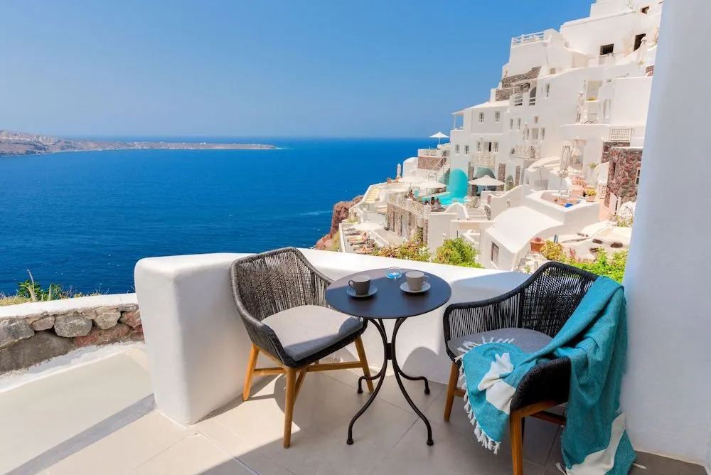ArmonOia Luxury Caves