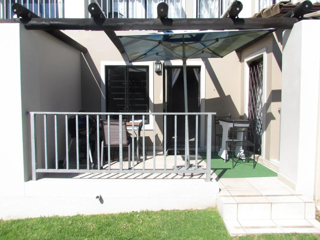 Santini Lace Self Catering Unit