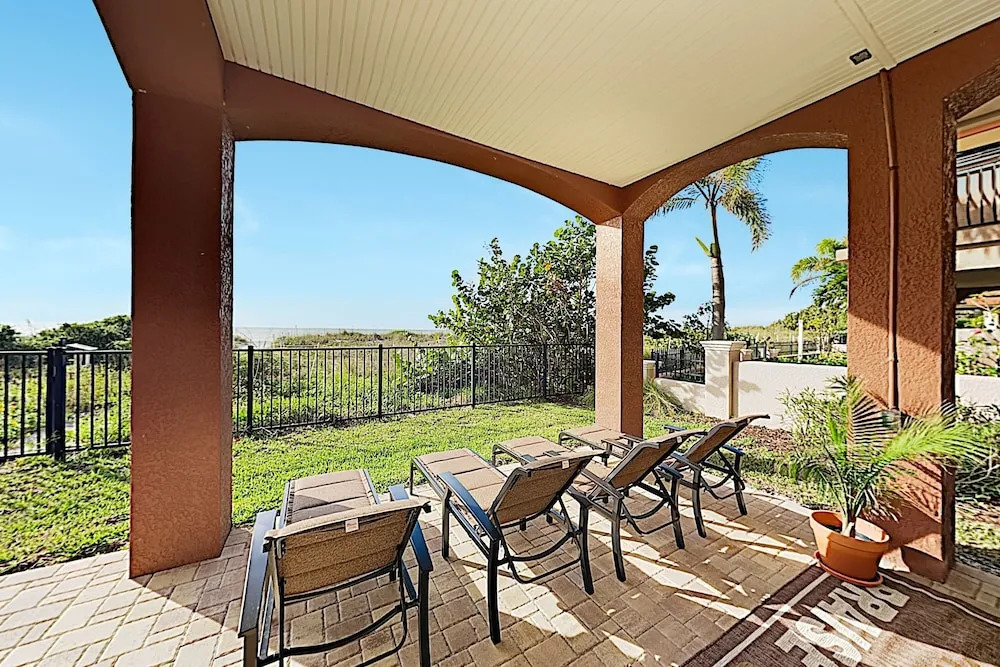 Gulf-front W/ Pool & Direct Beach Access 4 Bedroom Home