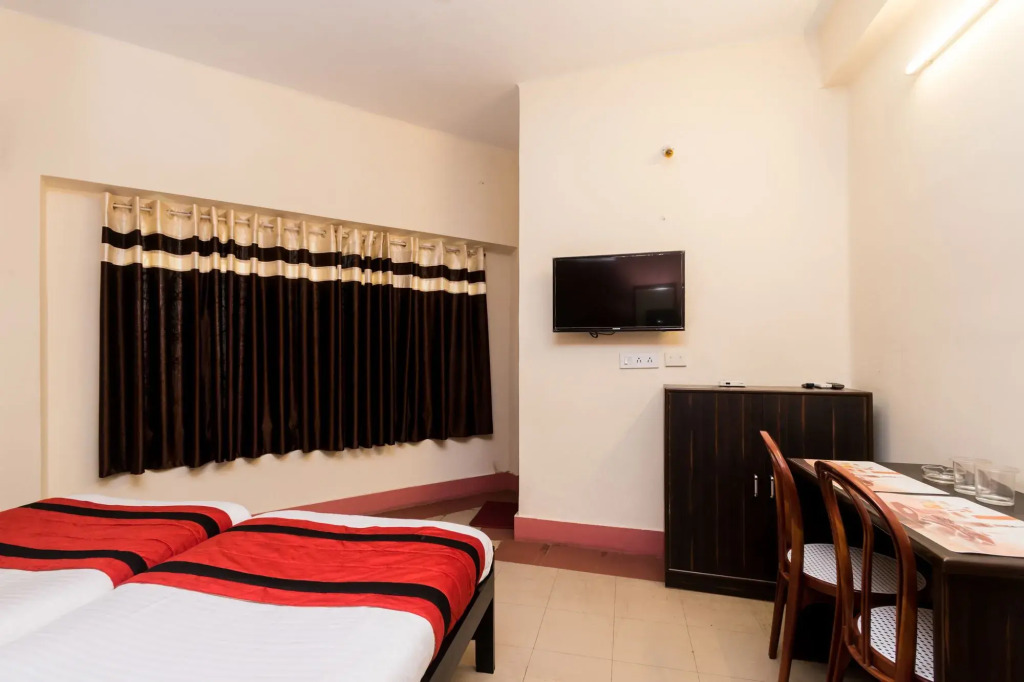 Hotel Penguin by OYO Rooms