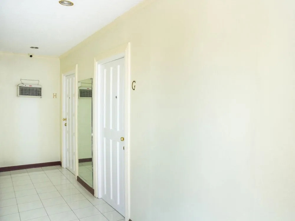 OYO 137 Residencia RSY Condotel