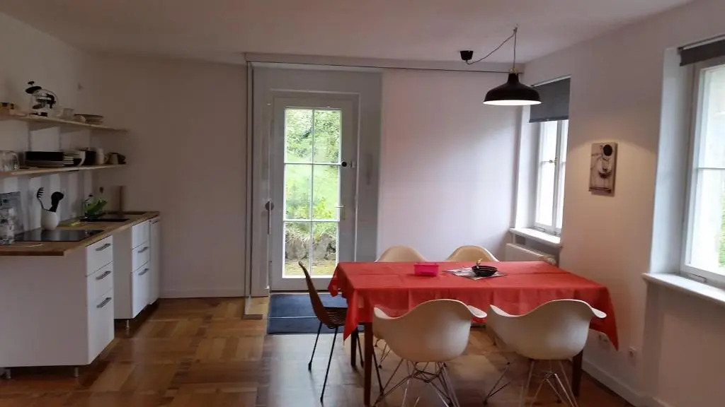 Villa mit Pool im Park Wachwitzgrund - Große Ferienwohnung in EG der Villa