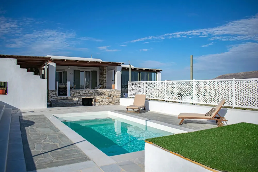 Villa for 6 Guests With Private Pool! In Agia Irini - Walking Distance to Beach!
