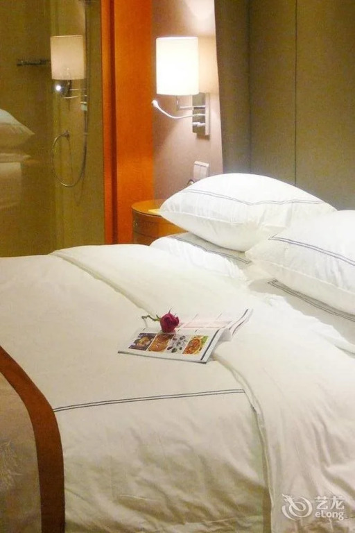 Bayside Plaza Hotel