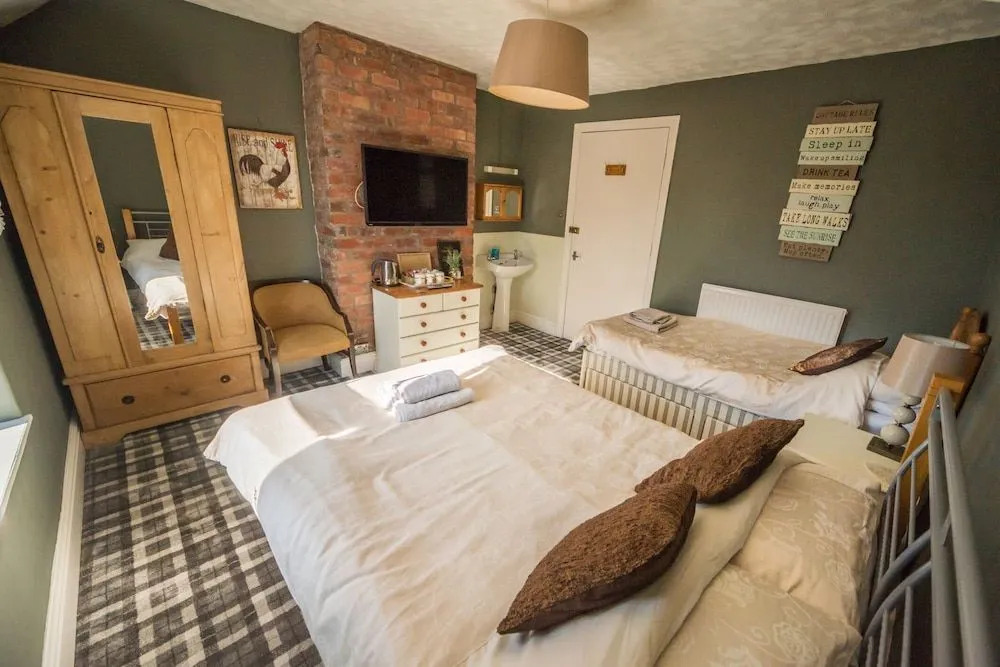 Compton Guest House