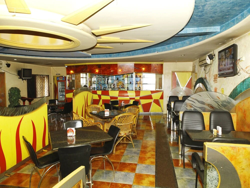 OYO 14406 Hotel Subashree