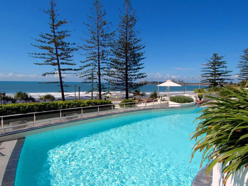 Sirocco 202 by G1 Holidays - Two Bedroom Beachfront Apartment in Sirocco Resort