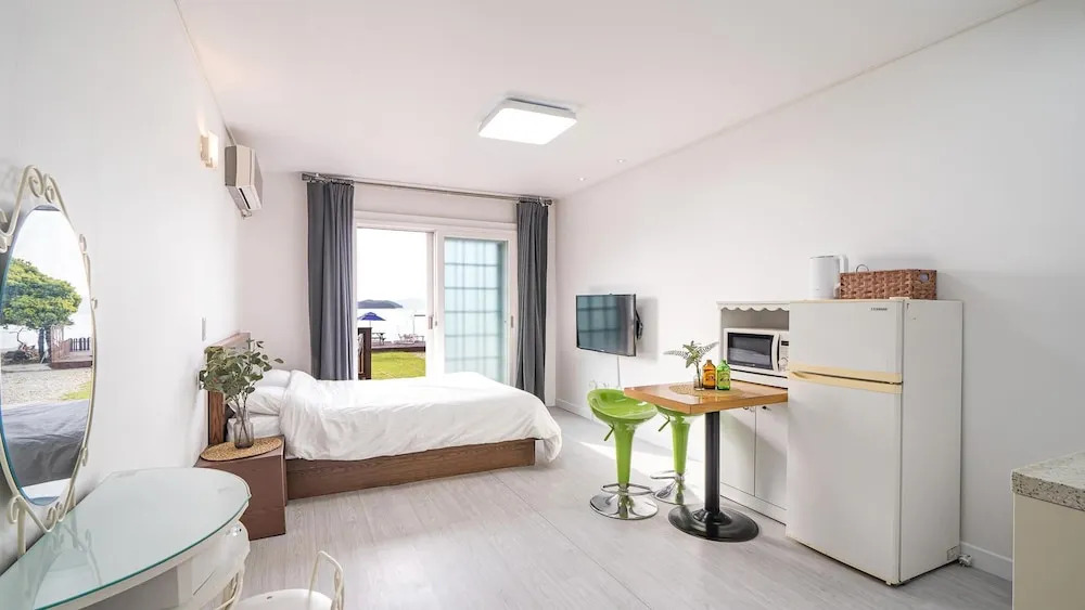 Yeosu Arens Pension