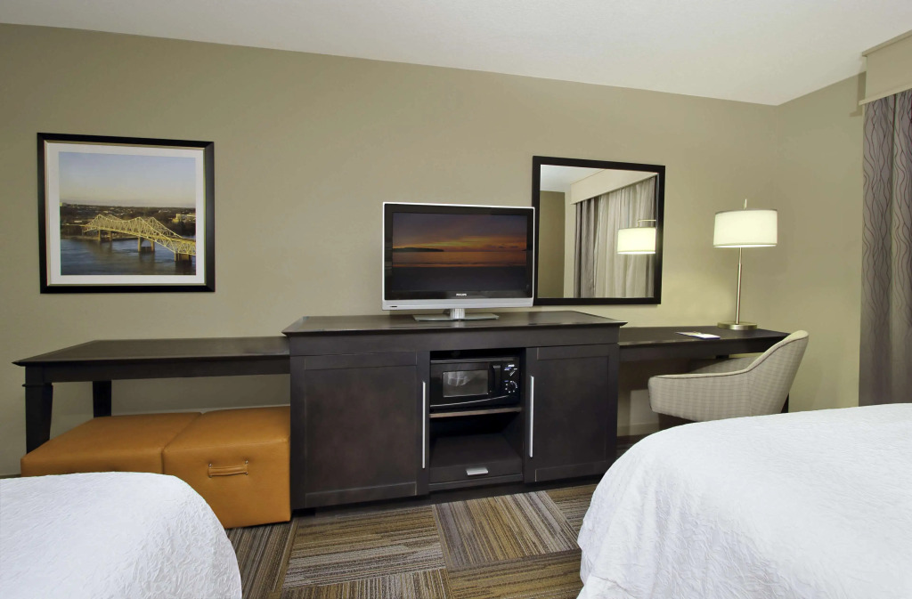 Hampton Inn & Suites-Florence Downtown