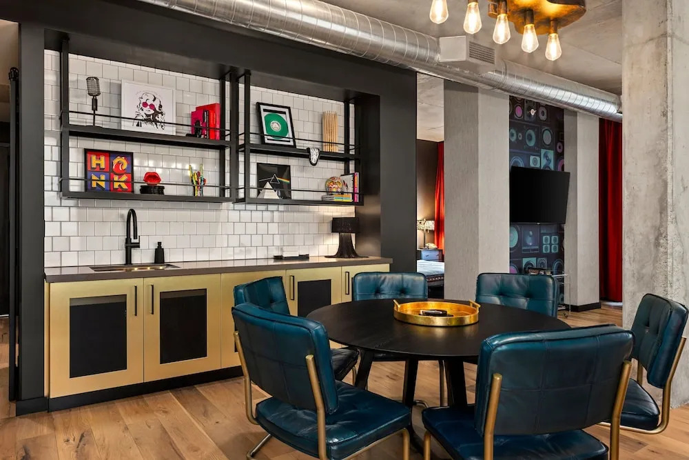 Moxy Madison Downtown