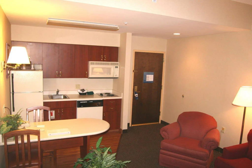 Hampton Inn & Suites Newtown