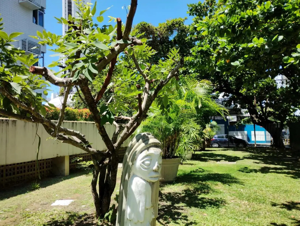 Apartamento amplo a 700 metros da praia