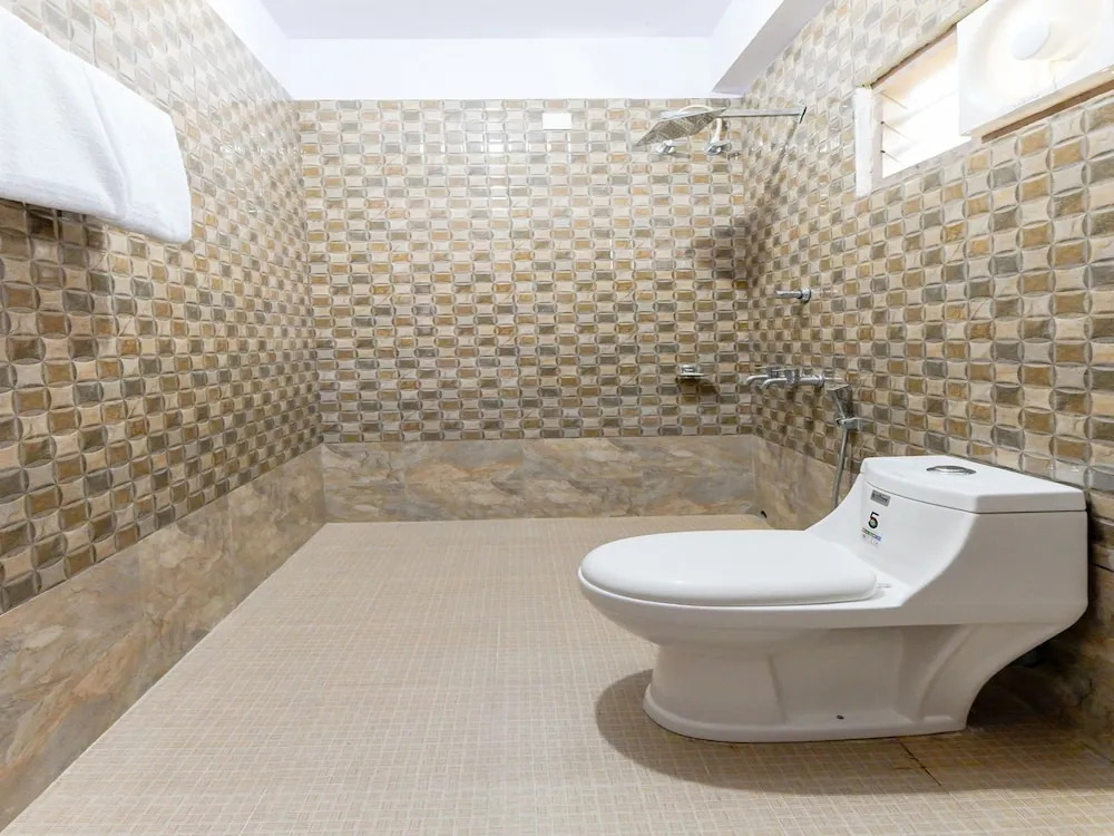 Amare Highway Residency by OYO Rooms
