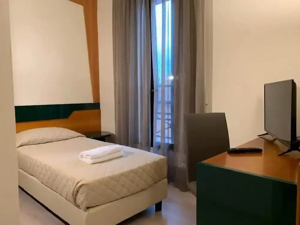 HOTEL DOZZA