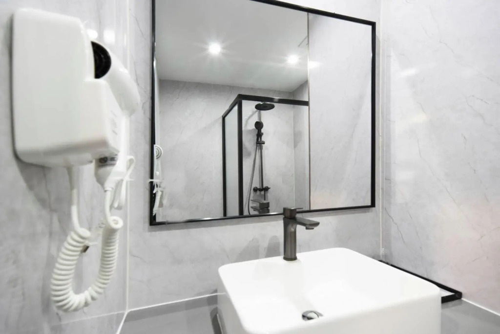 Ayile Holiday Hotel