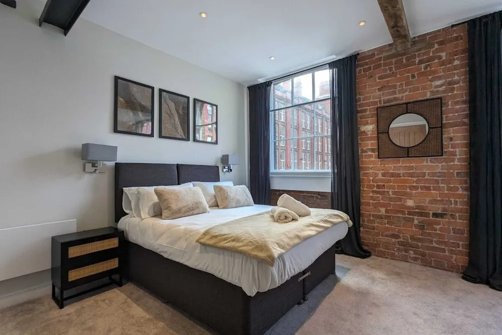 The Sunshade Suite Grade 2 Ancoats