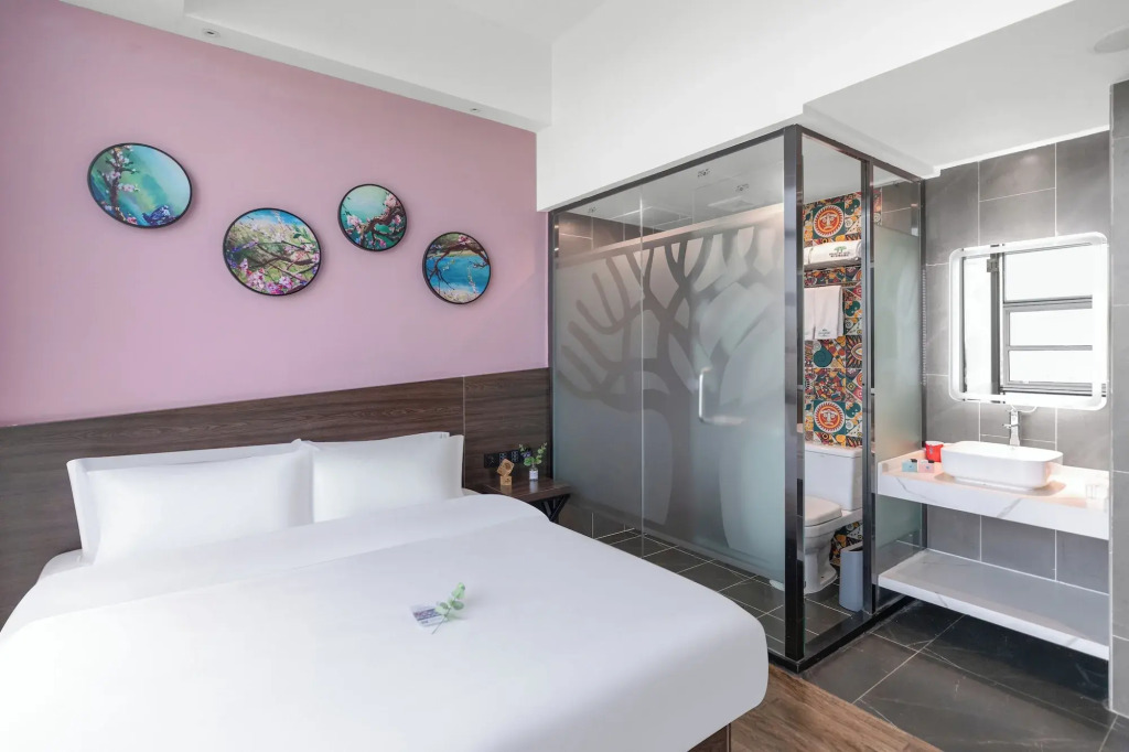 Spring Time Hotel