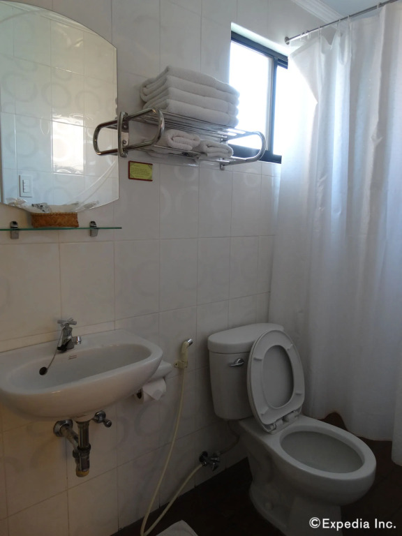 RueMango Apartelle and Suites