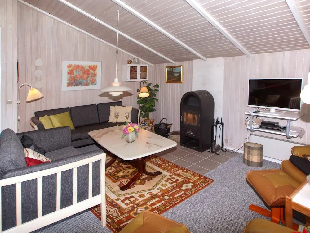 Lovely Holiday Home in Hemmet Near Sea