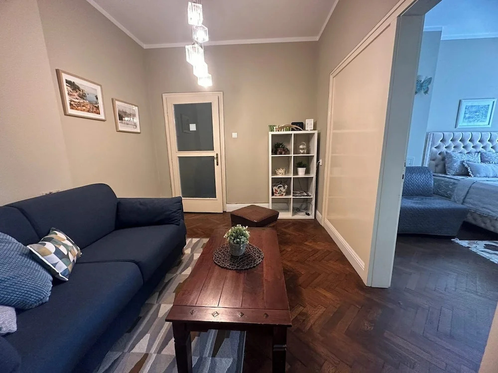 3 BDR Top Center Artistic Apartment - 115 m2