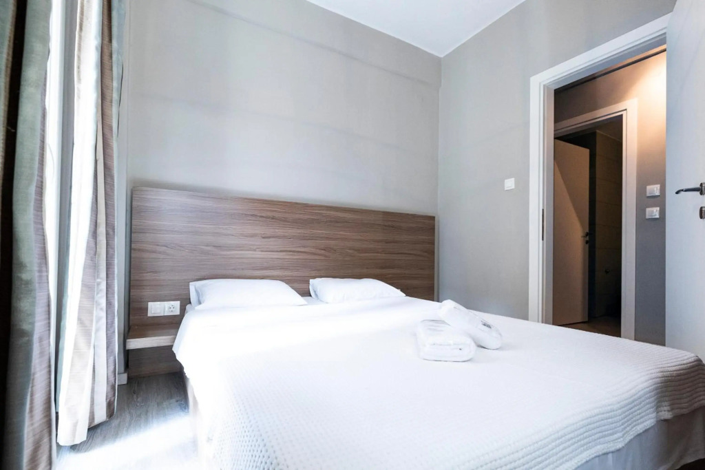 Delmare MQUEEN Apartment