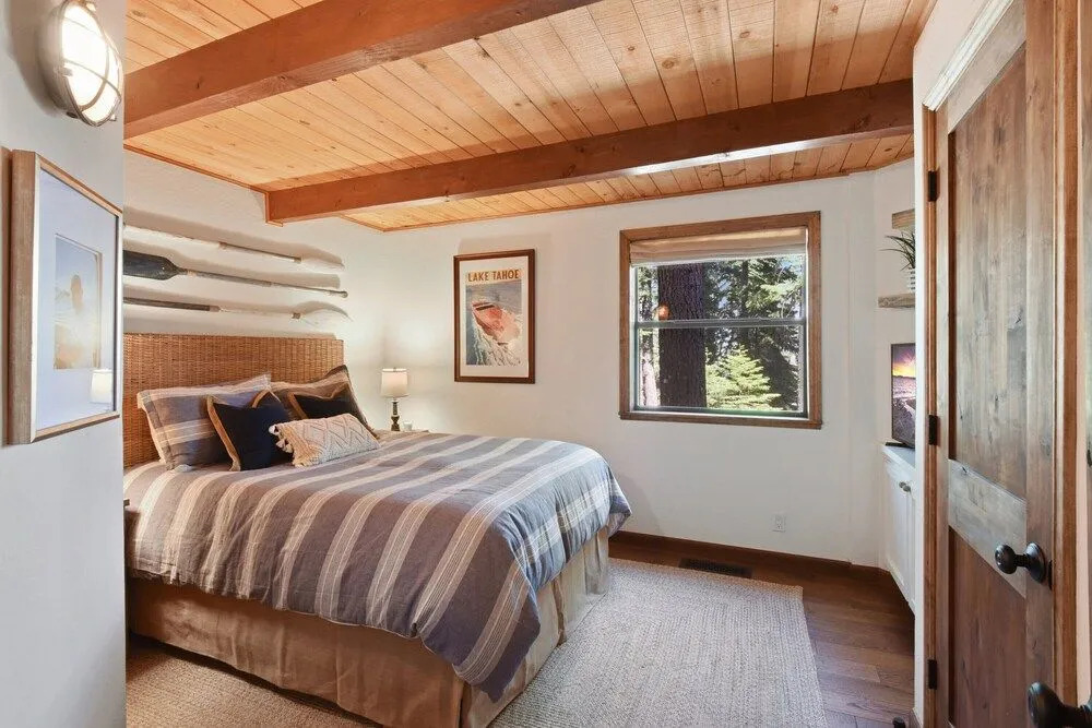Snowshoe Cabin 3 Decks, BBQ & Hot Tub!