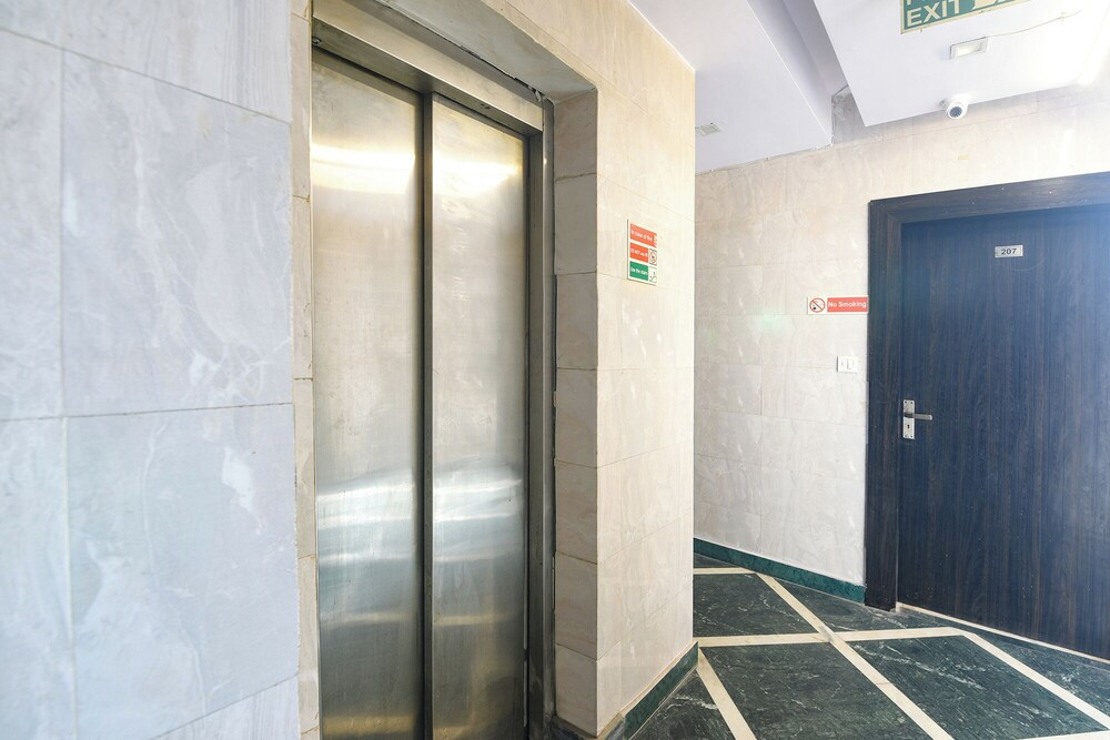 FabHotel Vishesh Continental