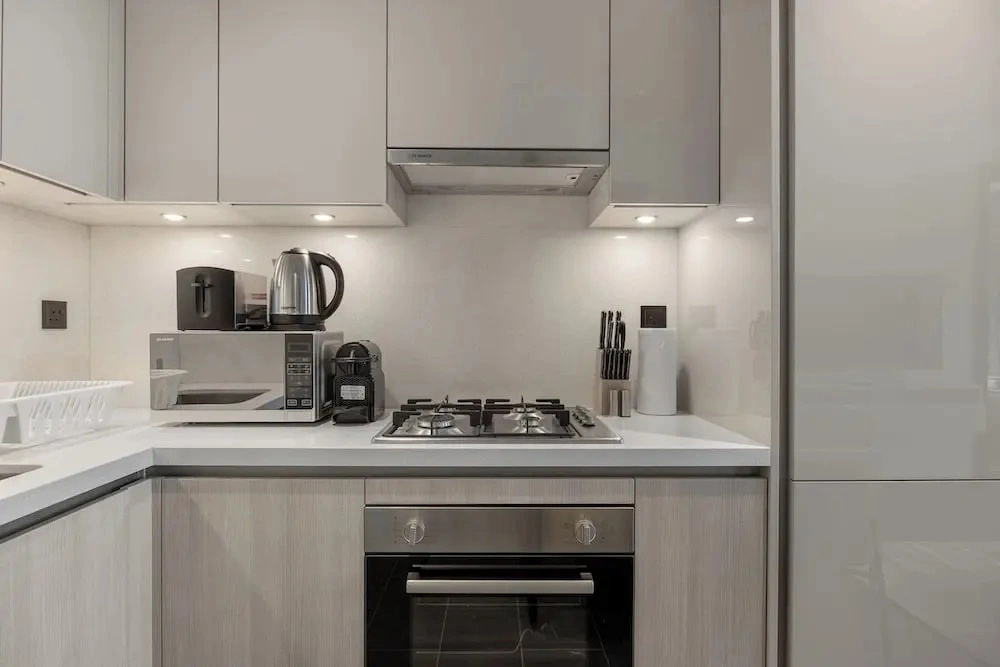 Modern 1BR with Balcony Sobha Hartland