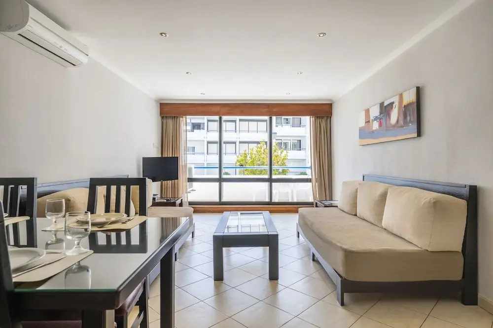Pé do Lago 1 Bedroom Apartment with Pool