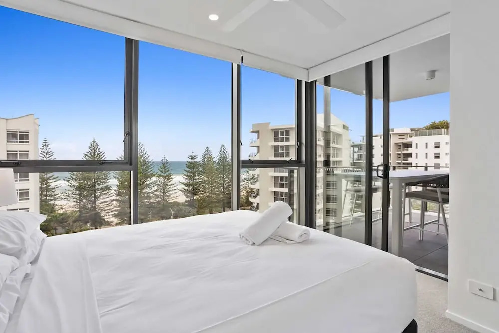SANDBAR BURLEIGH HEADS with OCEAN VIEWS
