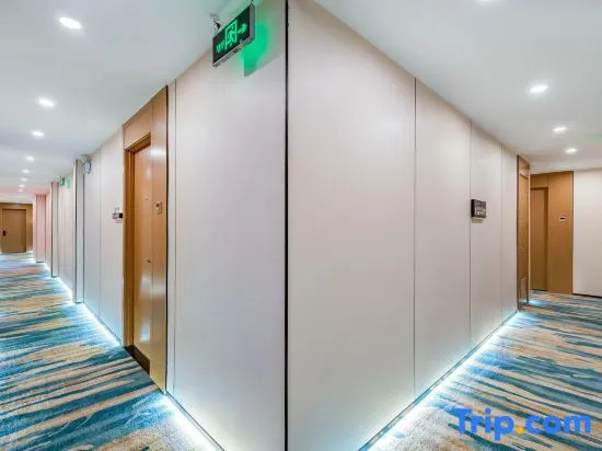 TK e-sports Theme Hotel (Shuangqiao Metro Station, Beijing Communication University)