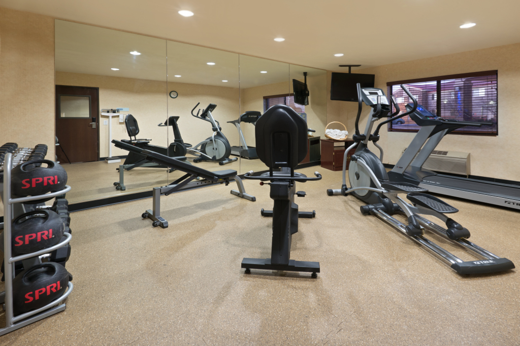 Holiday Inn Express Show Low by IHG