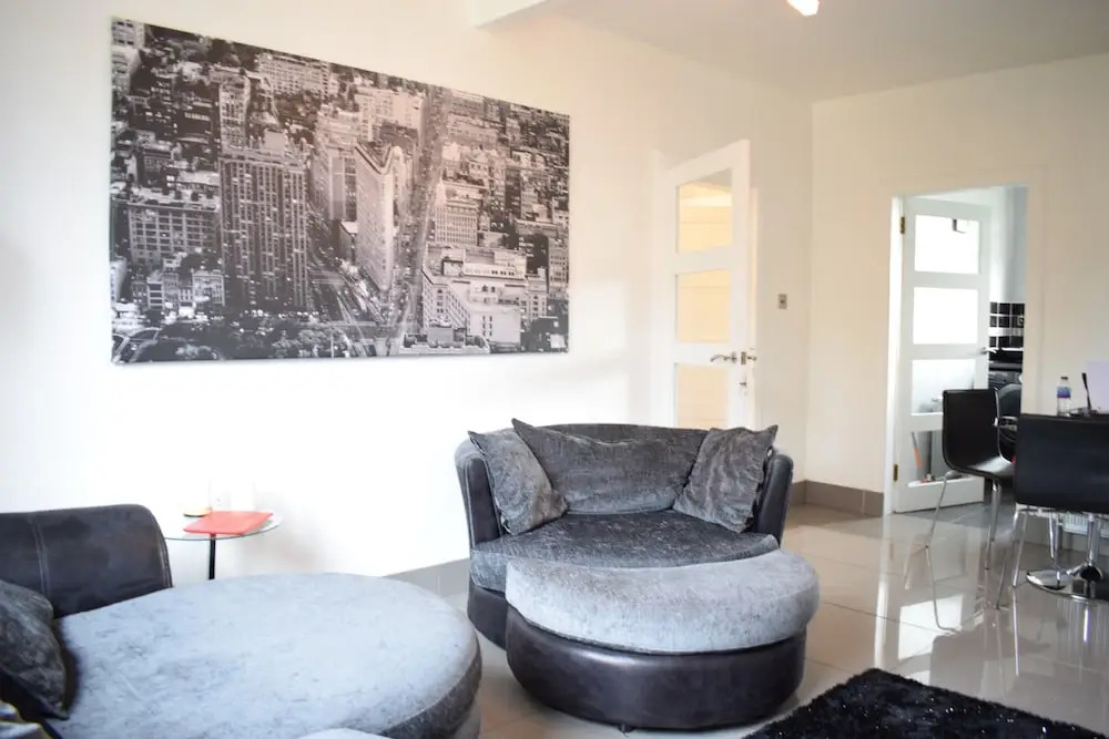 2 Bedroom Edinburgh Apartment Close To Airport