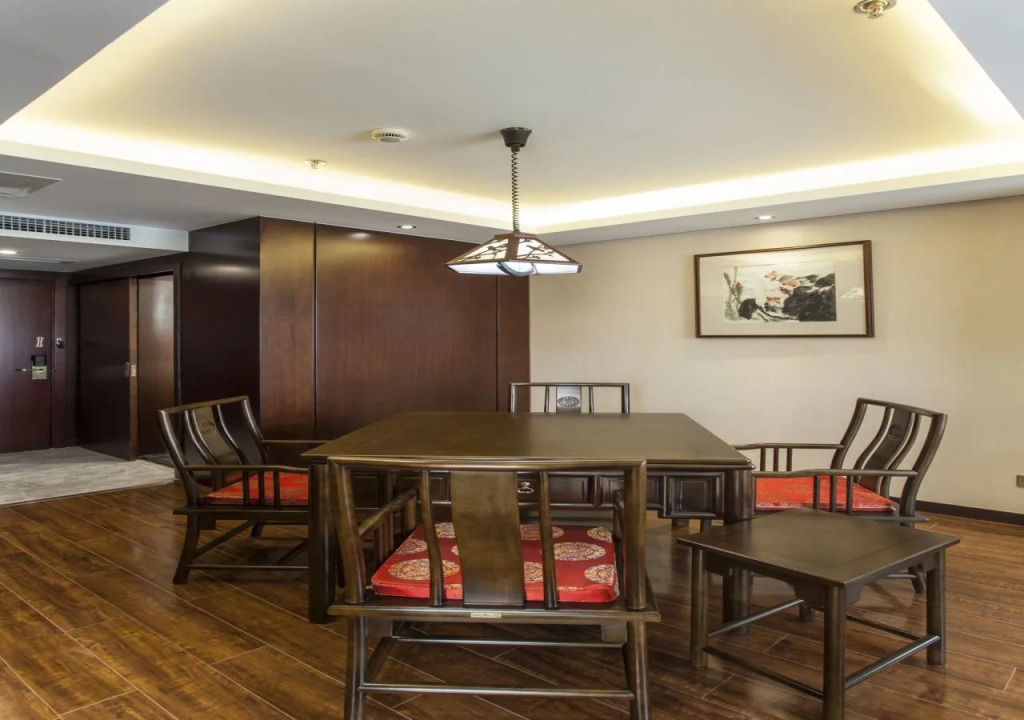 Chengdu Robin Hotel