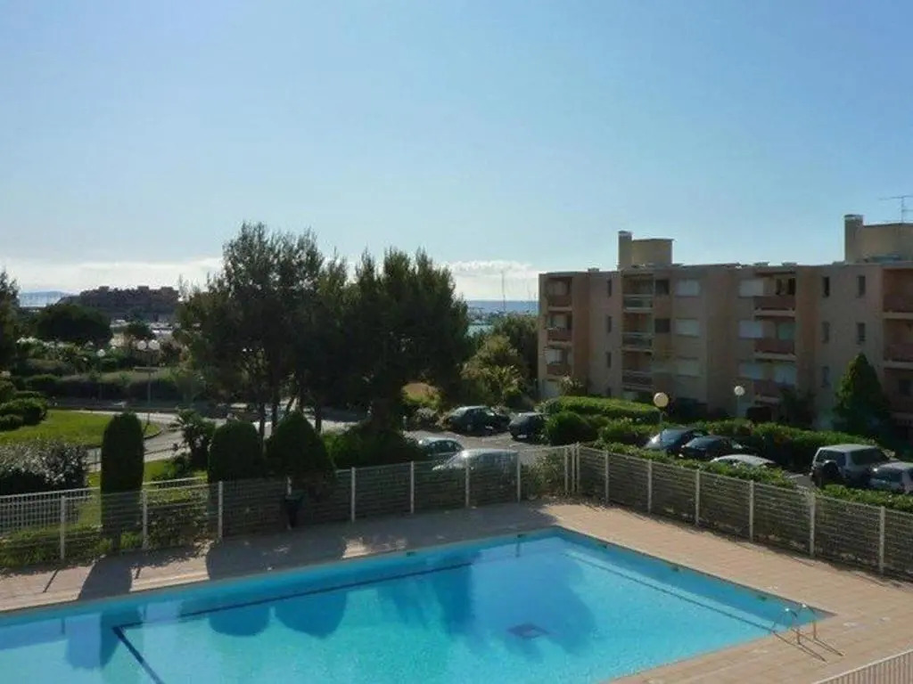 Appartement Bormes-les-Mimosas, 1 pièce, 4 personnes - FR-1-251-226
