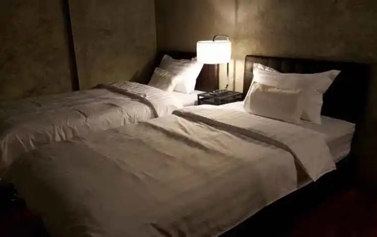 To Bed Poshtel