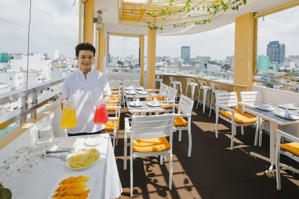 Chez Mimosa Corner