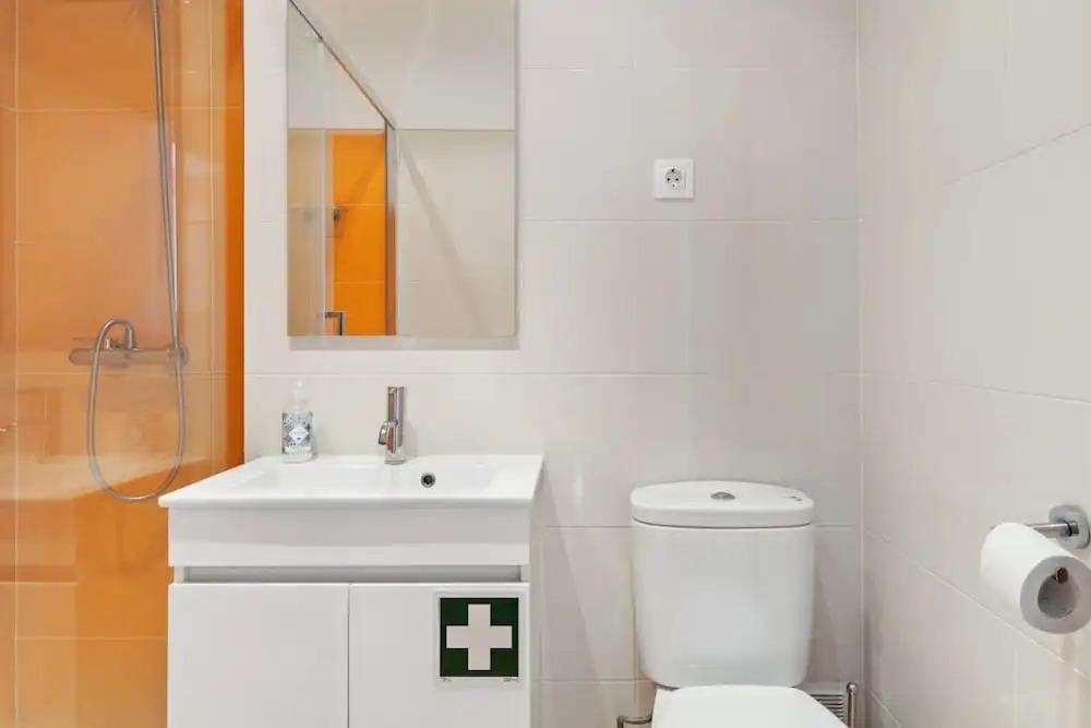 Minimalist 2bdr Apt in Lisbon, Excellent Location