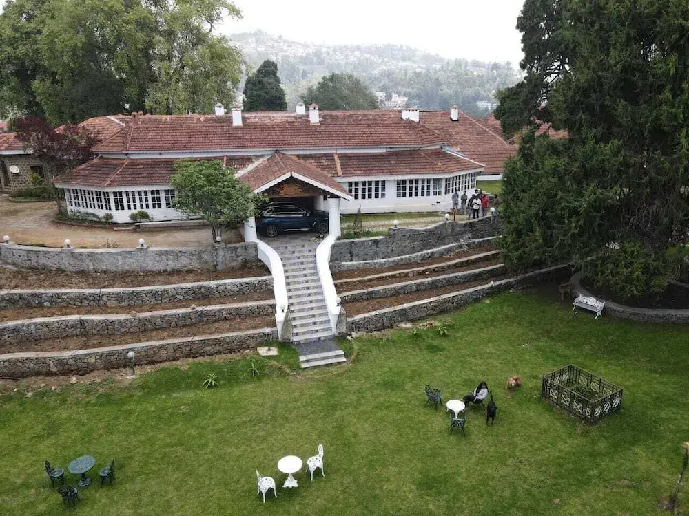 The Tredis Heritage by the Lake