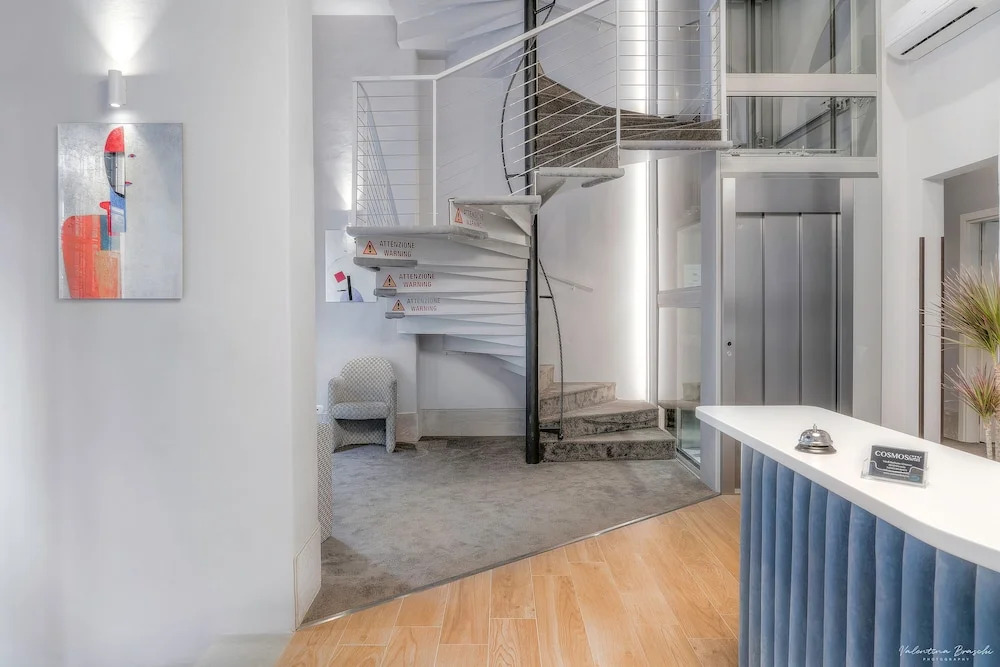 Hotel Cosmos
