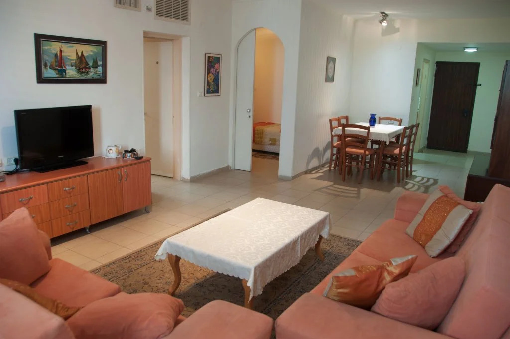 Yona Apartments