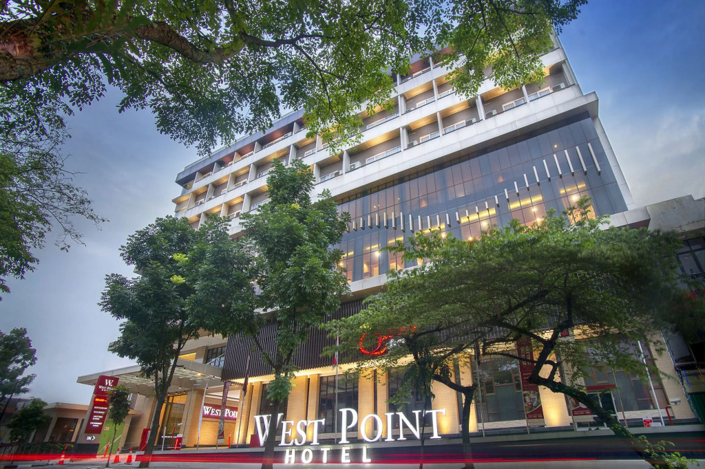 West Point Hotel
