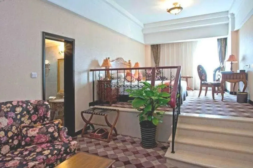 Century Tehall Hotel