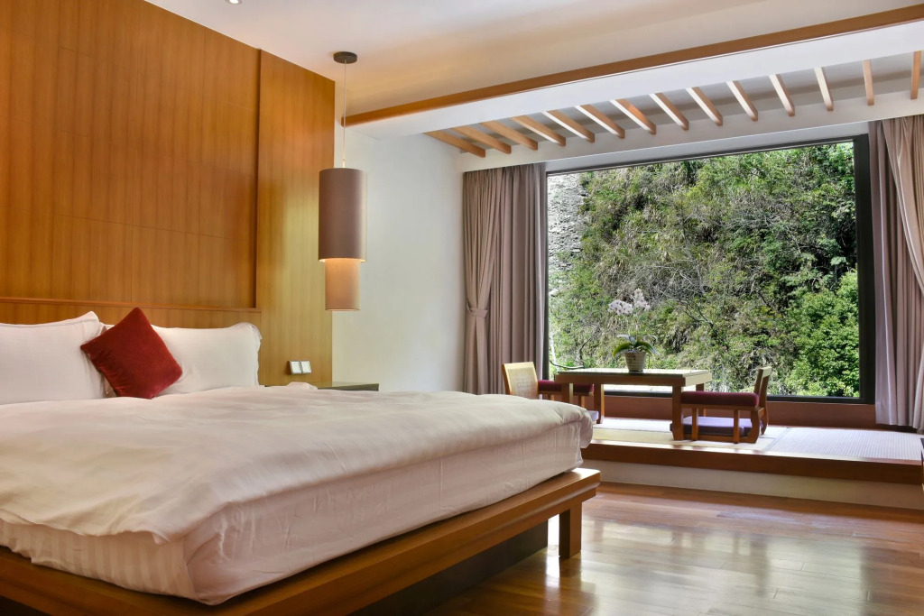 Honeymoon Hotel