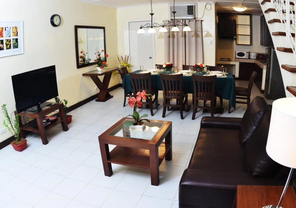 Riverside Executive Townhomes