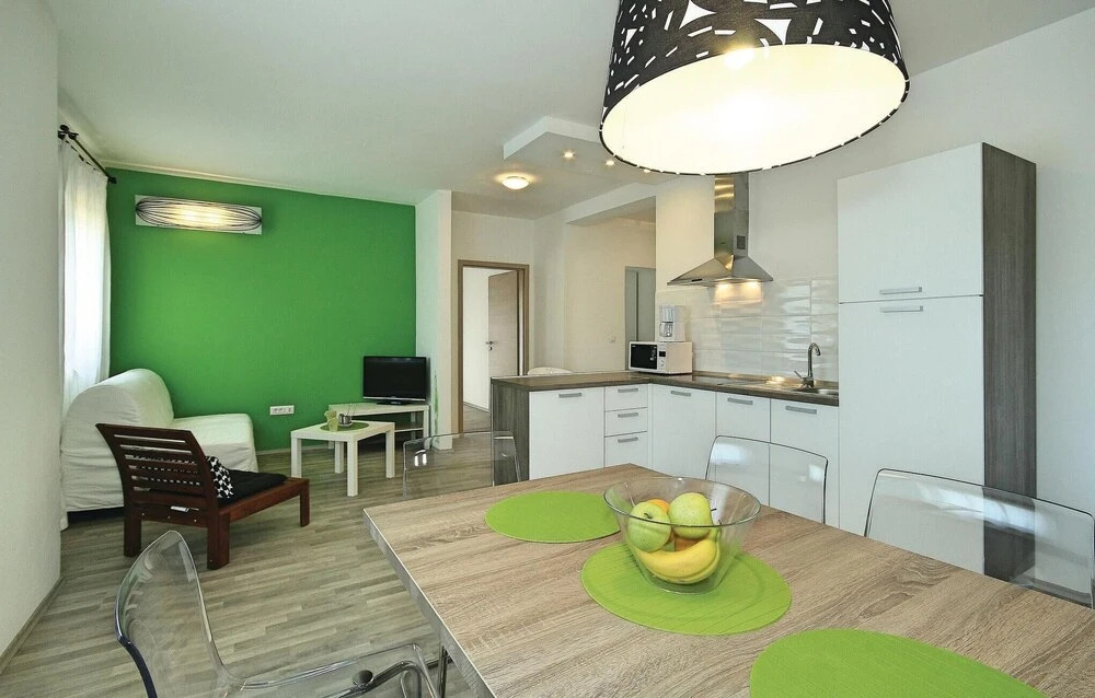 Stunning Home in Umag With Wifi and 2 Bedrooms