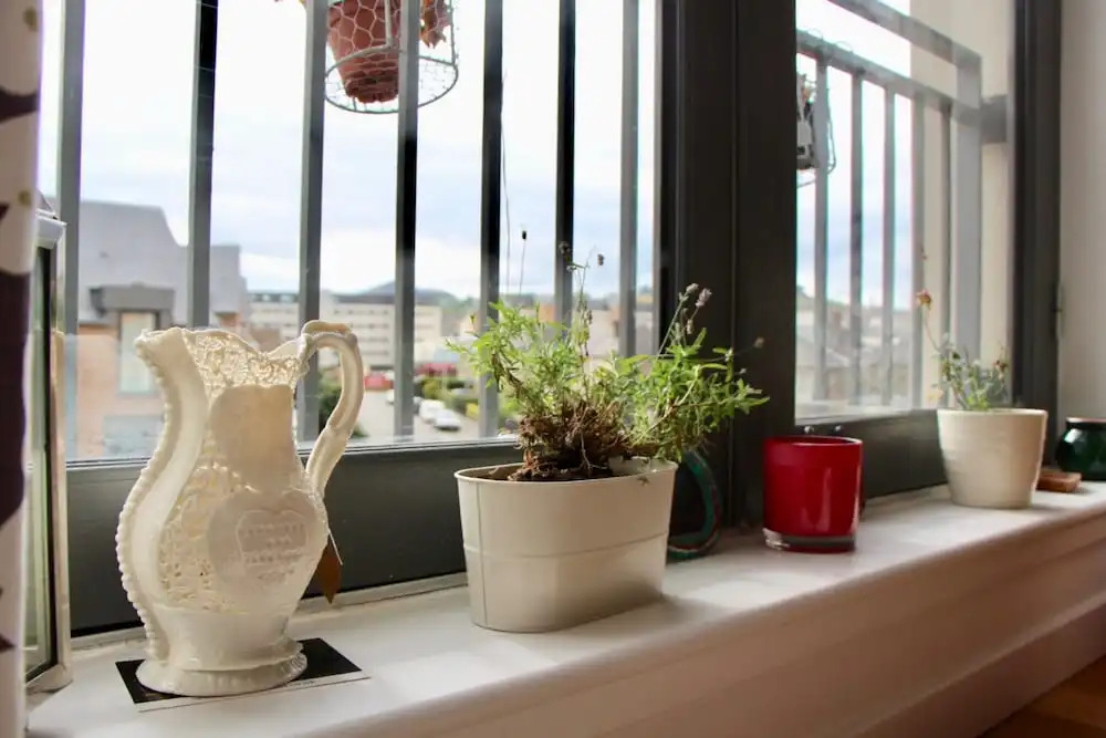 2 Bedroom Edinburgh Apartment In Great Location