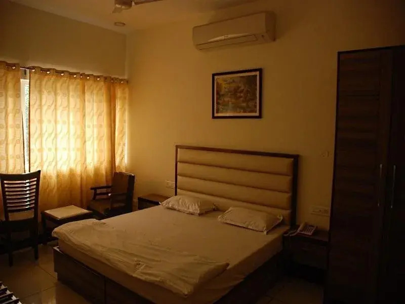 Hotel Aricent Opposite ISBT Sector 17 Chandigarh