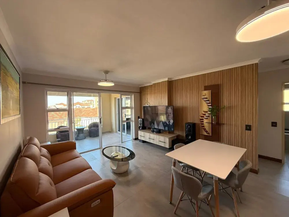 Villa Italia 836 by CTHA